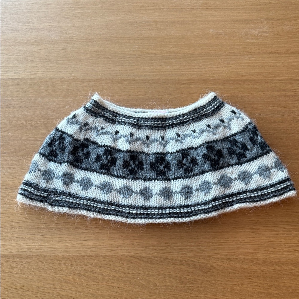 Icelandic wool capelet